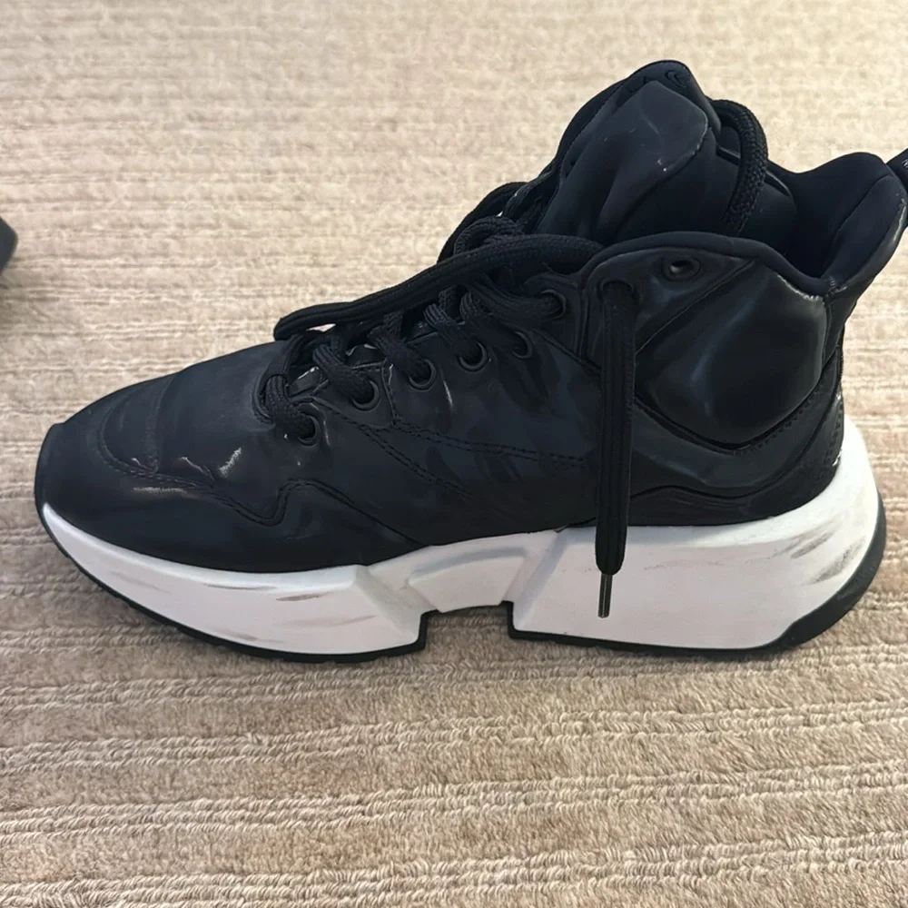 Maison Margiela warerproof sheakers in black color. Size:39 - Picture 8 of 13